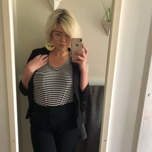 Meet your Posher, Adrienne